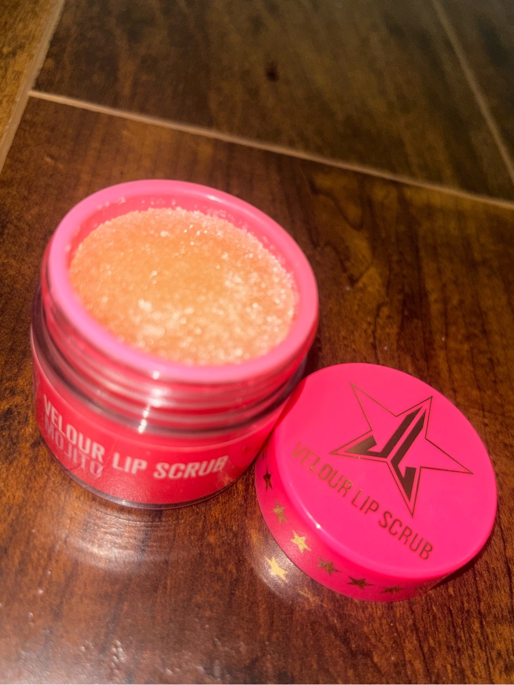 Jeffree Star Lip Scrub